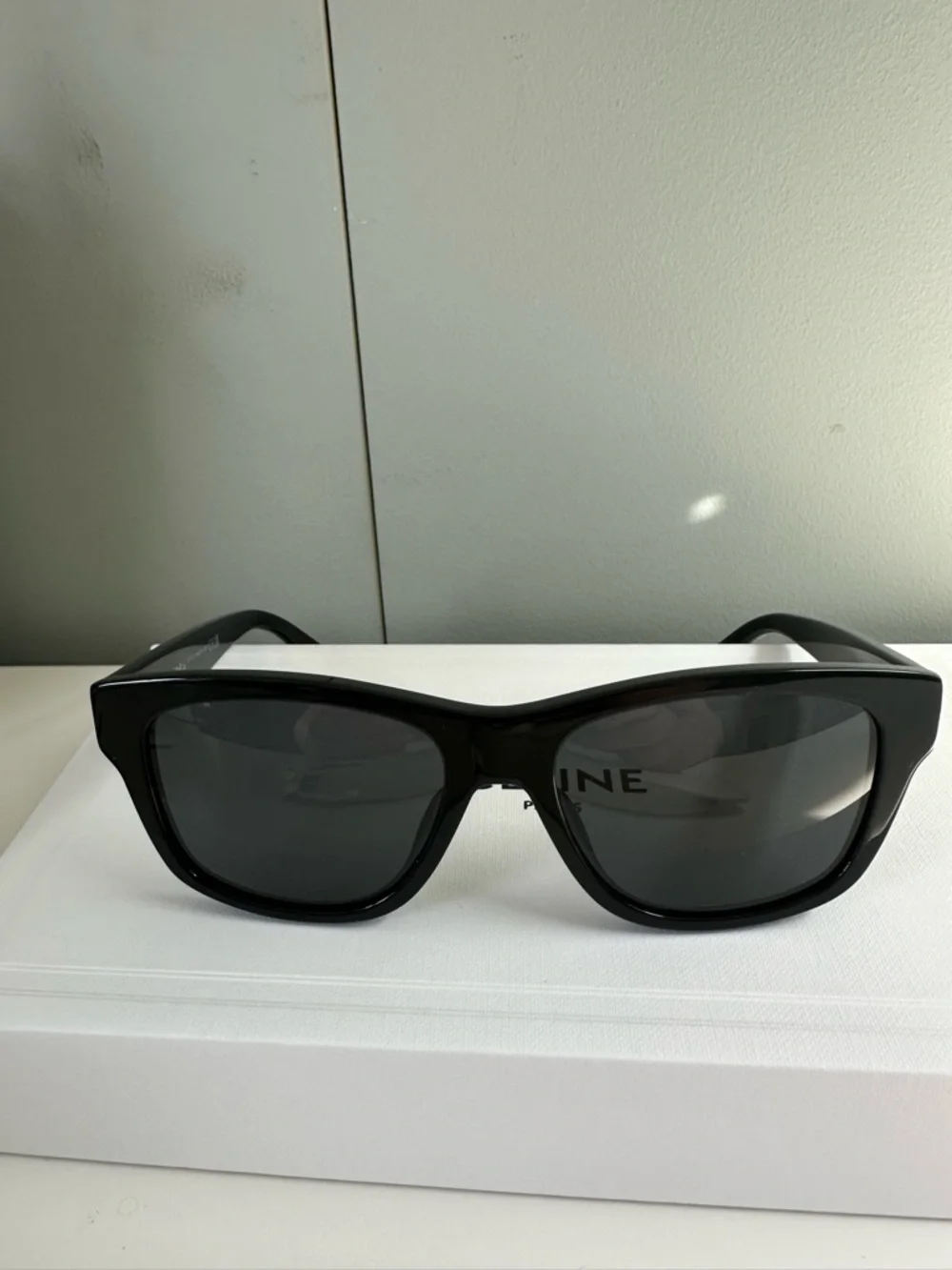 New Celine Black Sunglasses with Off White Crossbidy  Case. - Picture 4 of 13